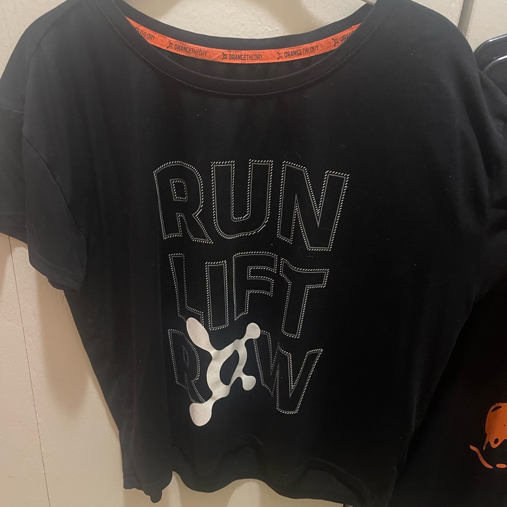Orangetheory Run Lift Row cropped tee
